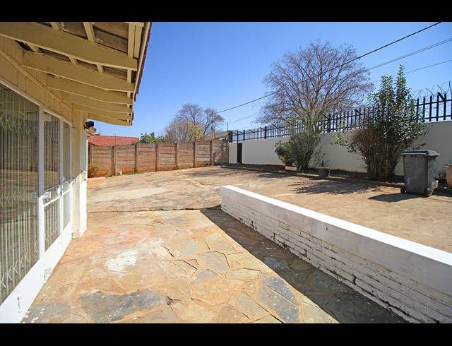 4 BEDROOM HOUSE FOR SALE IN DE WETSHOF
